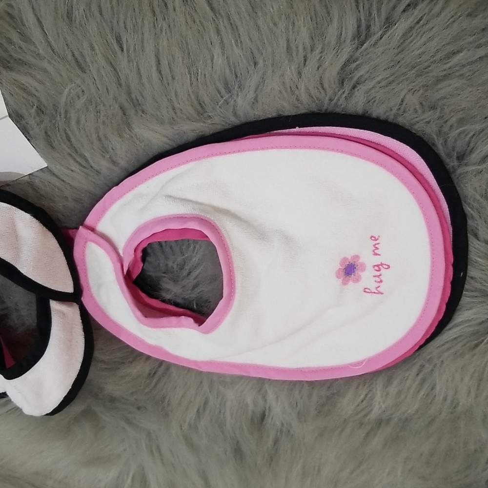 Baby essentials bibs - Picture 2 of 4